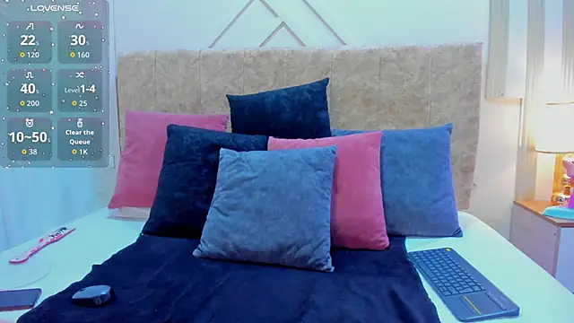 Snapshot of ashley__foxx_ chatting on 11.08.25 ashley foxx online show from 11.08.25