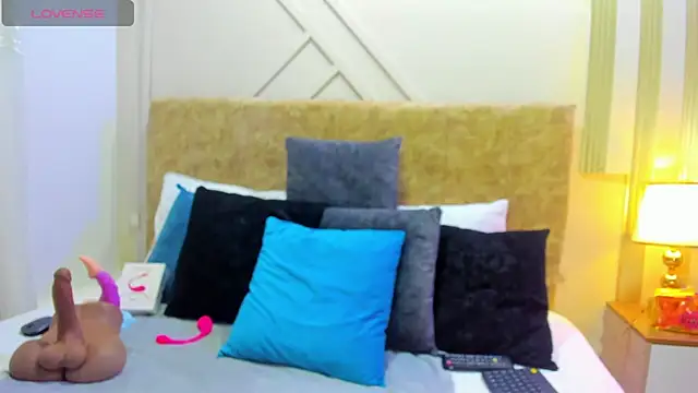 Snapshot of ashley__foxx_ chatting on 11.19.25 ashley foxx online show from 11.19.25