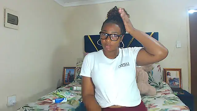 veronica1xxx online show from 12.04.25