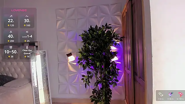 Snapshot of miss_Ari chatting on 11.04.25 miss Ari online show from 11.04.25