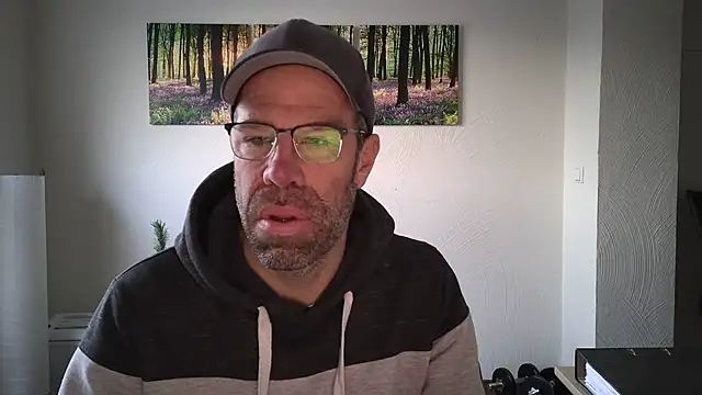 Snapshot of Harry_Boldt chatting on 11.27.25 Harry Boldt online show from 11.27.25