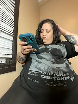 Snapshot of tillymarie34 chatting on 04.29.26 tillymarie34 online show from 04.29.26