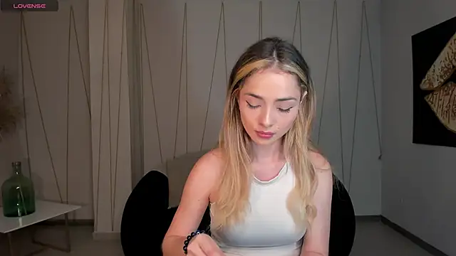 Snapshot of StacyWoods chatting on 05.11.26 StacyWoods online show from 05.11.26