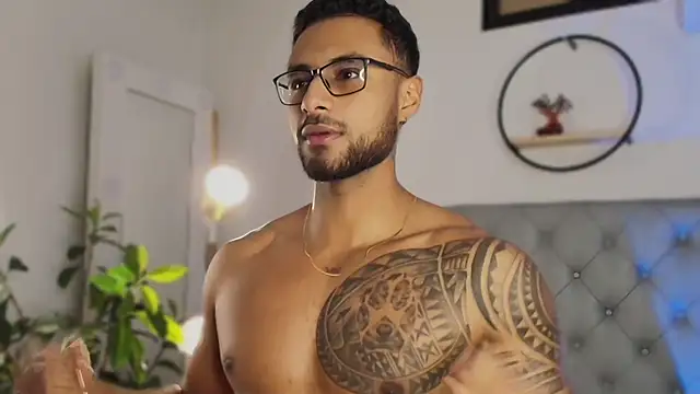 LiamGarcia1 online show from 01.16.25