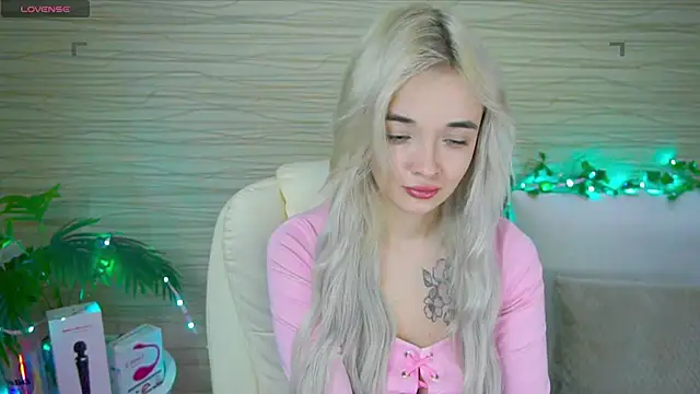 Snapshot of Ashley_S chatting on 02.06.25 Ashley S online show from 02.06.25