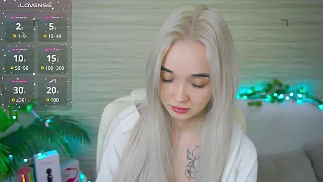 Snapshot of Ashley_S chatting on 03.18.25 Ashley S online show from 03.18.25