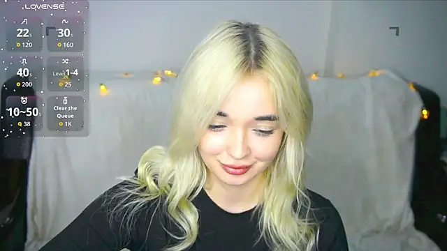 Snapshot of Ashley_S chatting on 11.20.25 Ashley S online show from 11.20.25