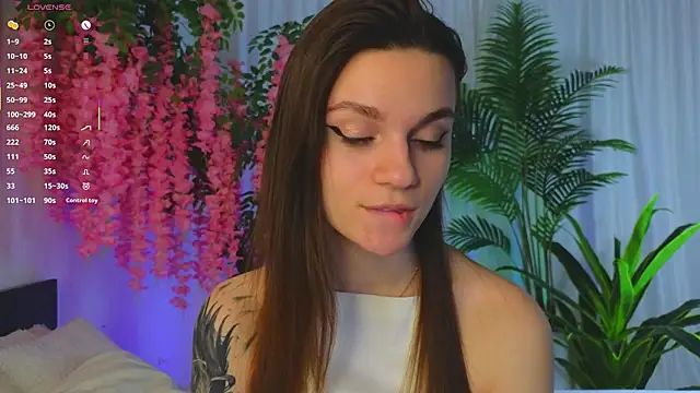 Snapshot of EvaHair chatting on 04.21.26 EvaHair online show from 04.21.26