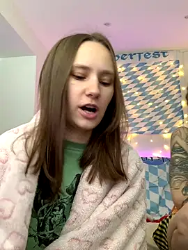 HotCaramellsTV online show from 09.23.25