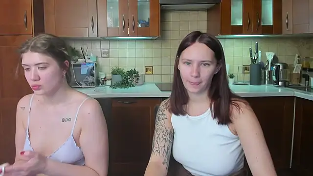 HotCaramellsTV online show from 05.03.26