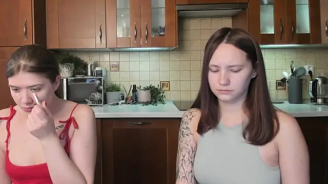 Snapshot of HotCaramellsTV chatting on 06.27.26 HotCaramellsTV online show from 06.27.26