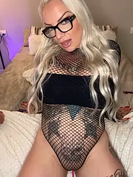 Snapshot of Nina_LiveXXX chatting on 02.10.26 Nina LiveXXX online show from 02.10.26