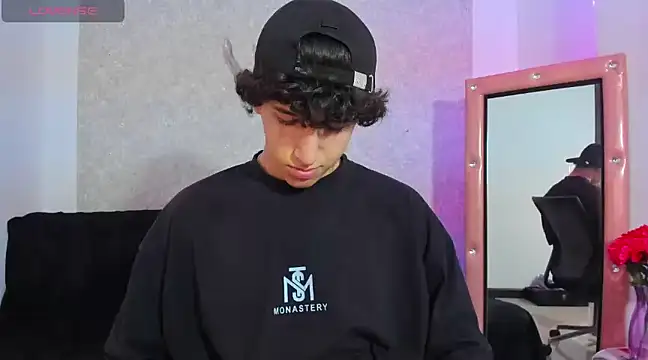 Snapshot of Kerverr_ chatting on 12.13.24 Kerverr online show from 12.13.24