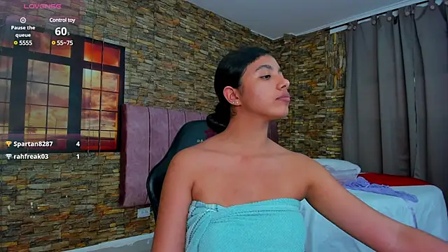 Snapshot of viktorya_xue chatting on 02.13.25 viktorya xue online show from 02.13.25