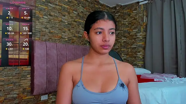 Snapshot of viktorya_xue chatting on 02.14.25 viktorya xue online show from 02.14.25