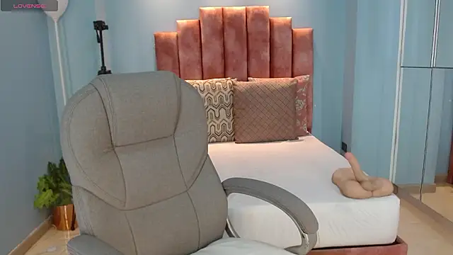 sussy leon online show from 03.19.26