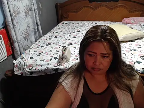 Snapshot of CANDYSWEET51 chatting on 03.21.25 CANDYSWEET51 online show from 03.21.25