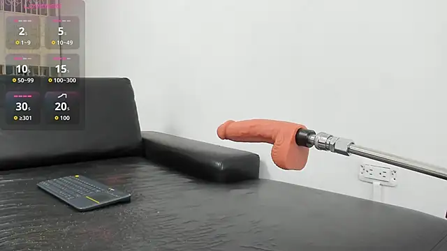 Snapshot of ElisabethMassey chatting on 11.09.25 ElisabethMassey online show from 11.09.25