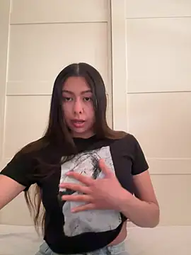 Im sophia1 online show from 03.18.26