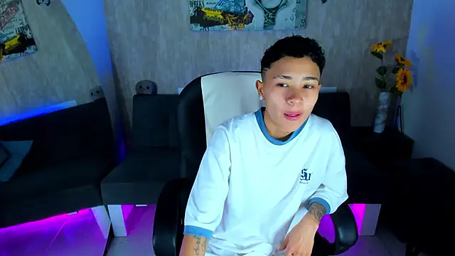 Snapshot of nova_sex01 chatting on 04.15.26 nova sex01 online show from 04.15.26