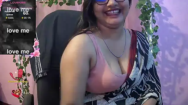 Snapshot of Pari-new chatting on 02.24.26 Pari-new online show from 02.24.26