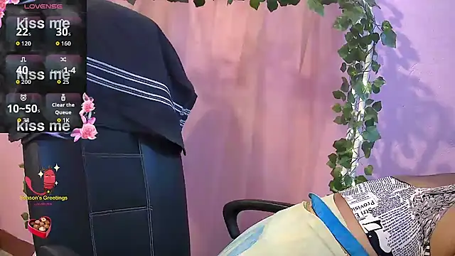 Snapshot of Pari-new chatting on 02.28.26 Pari-new online show from 02.28.26