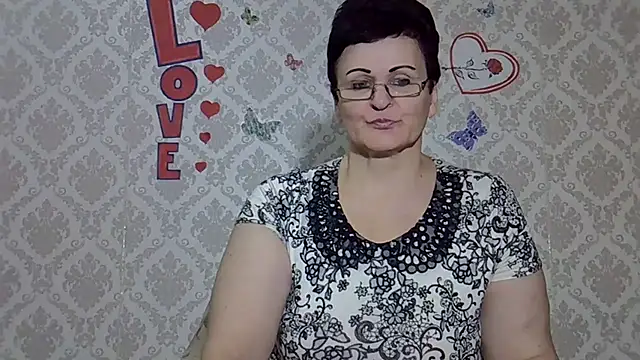 Snapshot of PaulaGolden chatting on 12.06.24 PaulaGolden online show from 12.06.24