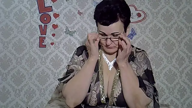 Snapshot of PaulaGolden chatting on 12.10.24 PaulaGolden online show from 12.10.24