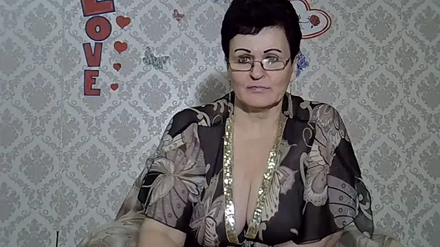 Snapshot of PaulaGolden chatting on 12.24.24 PaulaGolden online show from 12.24.24