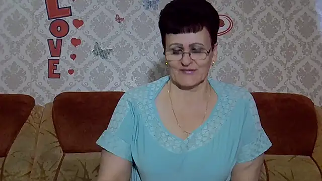 Snapshot of PaulaGolden chatting on 10.04.25 PaulaGolden online show from 10.04.25