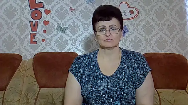 Snapshot of PaulaGolden chatting on 10.18.25 PaulaGolden online show from 10.18.25