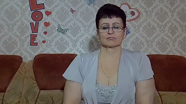 Snapshot of PaulaGolden chatting on 10.21.25 PaulaGolden online show from 10.21.25