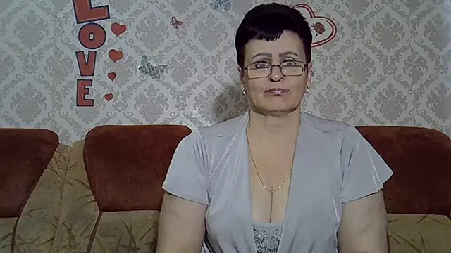 Snapshot of PaulaGolden chatting on 10.23.25 PaulaGolden online show from 10.23.25