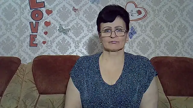 Snapshot of PaulaGolden chatting on 12.04.25 PaulaGolden online show from 12.04.25