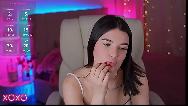 YourLolaBunny online show from 03.08.25