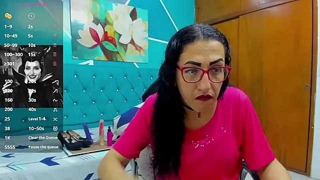 Snapshot of sabrina_dupont chatting on 10.30.25 sabrina dupont online show from 10.30.25