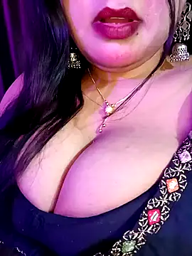 Snapshot of Suhanakhan00 chatting on 12.23.24 Suhanakhan00 online show from 12.23.24