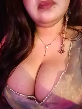 Snapshot of Suhanakhan00 chatting on 07.20.26 Suhanakhan00 online show from 07.20.26