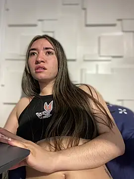 Snapshot of Sophie_LS chatting on 02.12.25 Sophie LS online show from 02.12.25