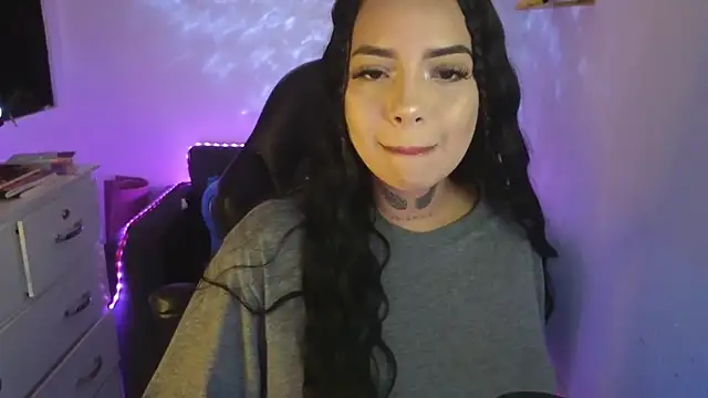 Snapshot of Alissfressa chatting on 04.04.26 Alissfressa online show from 04.04.26