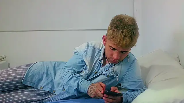 Snapshot of be_sinners chatting on 12.28.24 be sinners online show from 12.28.24