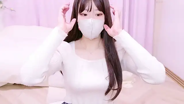 Snapshot of SUZU-oO chatting on 01.16.25 SUZU-oO online show from 01.16.25