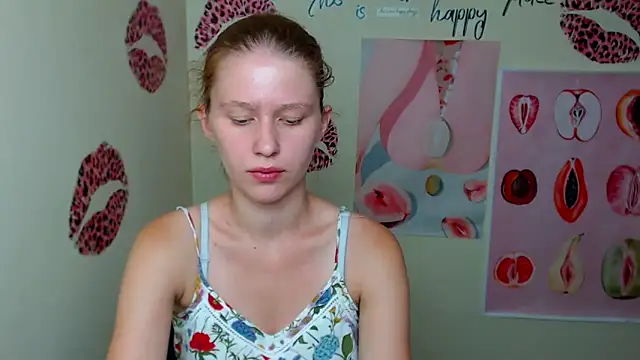 Snapshot of StellaCRL chatting on 09.13.25 StellaCRL online show from 09.13.25