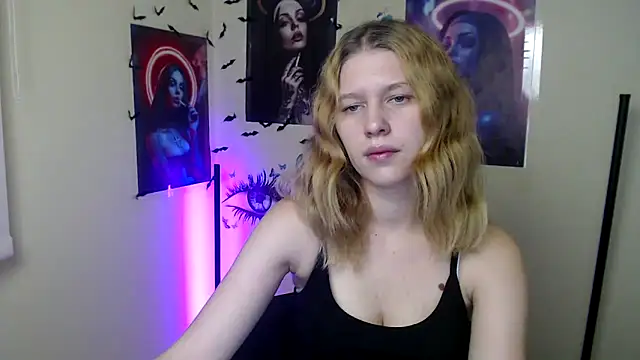 Snapshot of StellaCRL chatting on 11.09.25 StellaCRL online show from 11.09.25