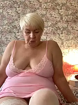 Laura Millf online show from 01.25.25