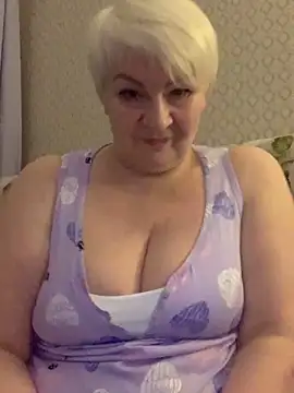 Laura Millf online show from 02.01.25