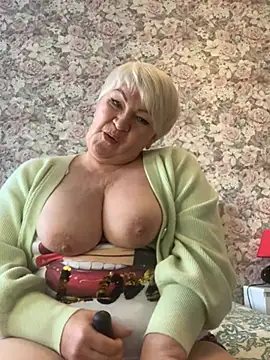 Laura Millf online show from 02.05.25