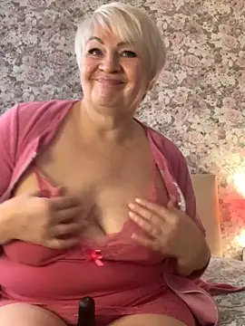 Laura Millf online show from 03.04.25