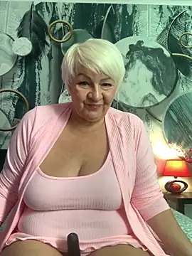 Laura Millf online show from 09.21.25