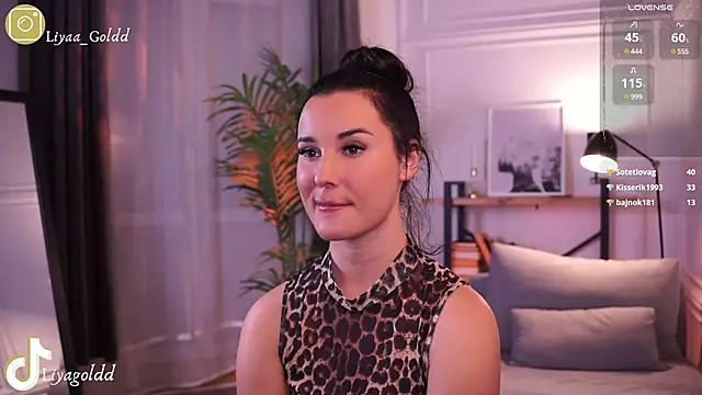 Snapshot of Liya_Gold_ chatting on 12.16.24 Liya Gold online show from 12.16.24